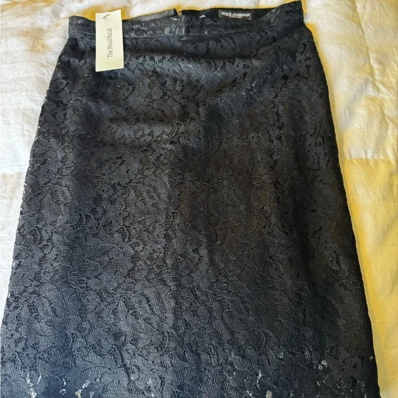 Dolce & Gabbana Elegant Black Lace Pencil Skirt - Picture 2 of 4